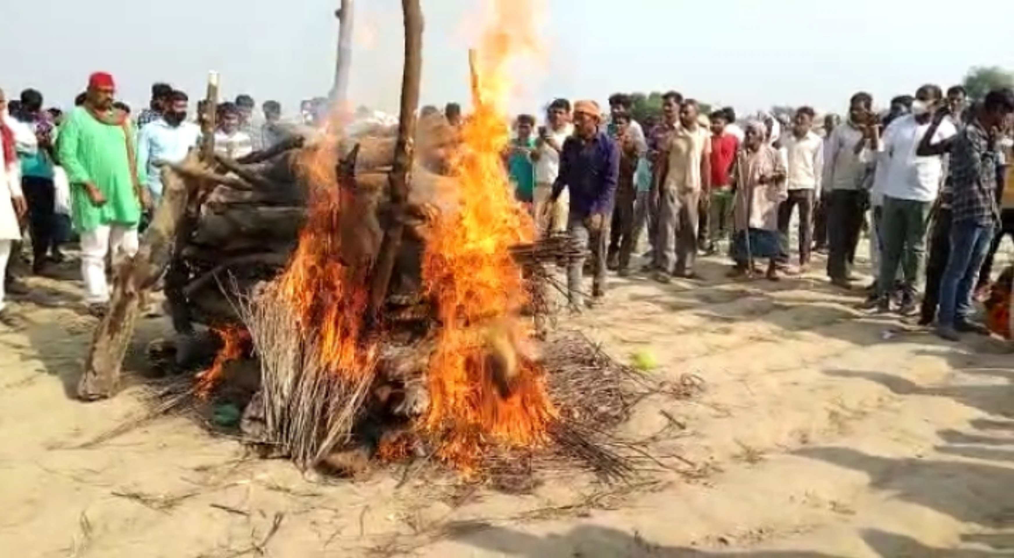 शहीद जवान का हुआ अंतिम संस्कार.