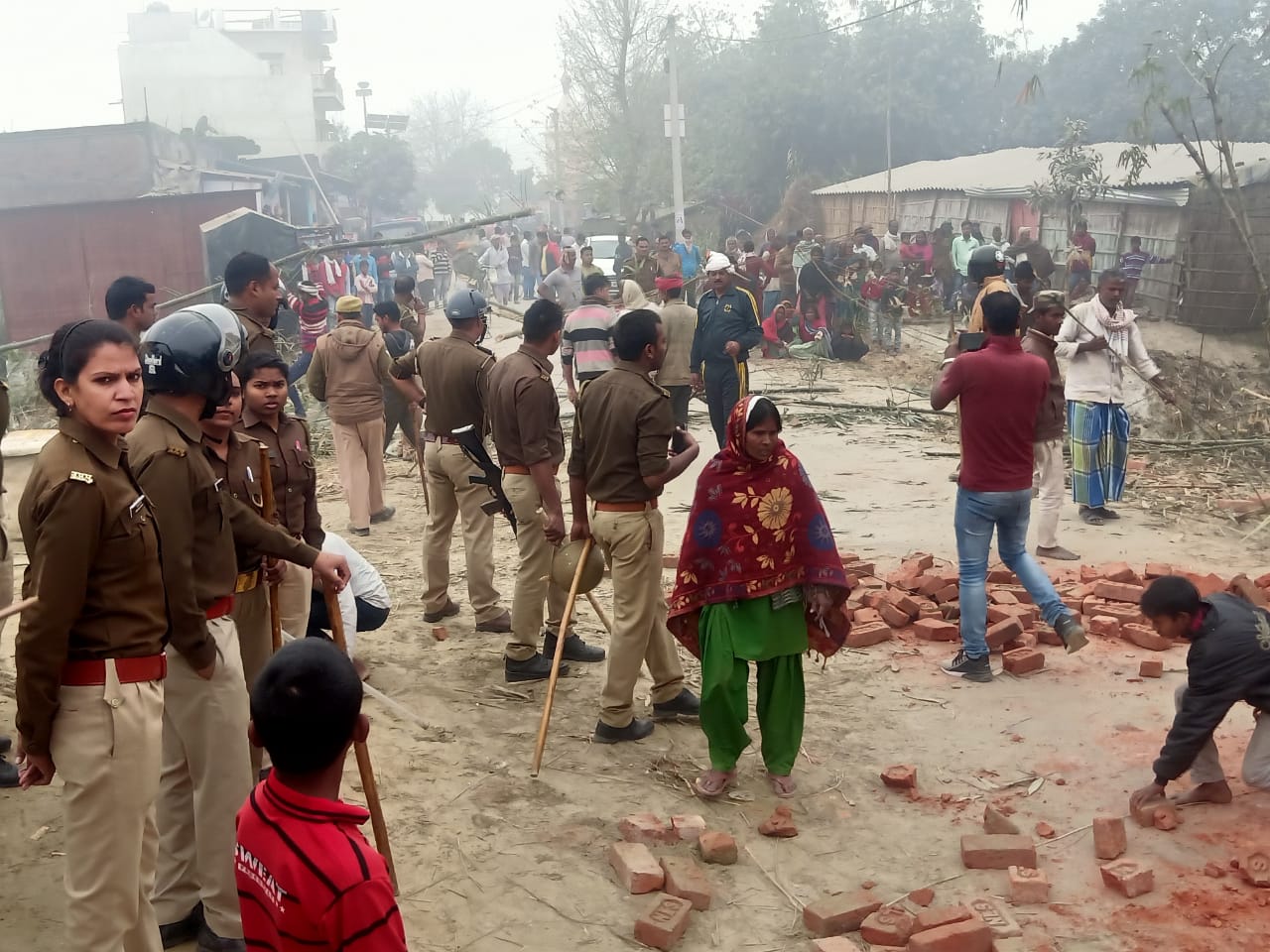 मौके पर पुलिस.