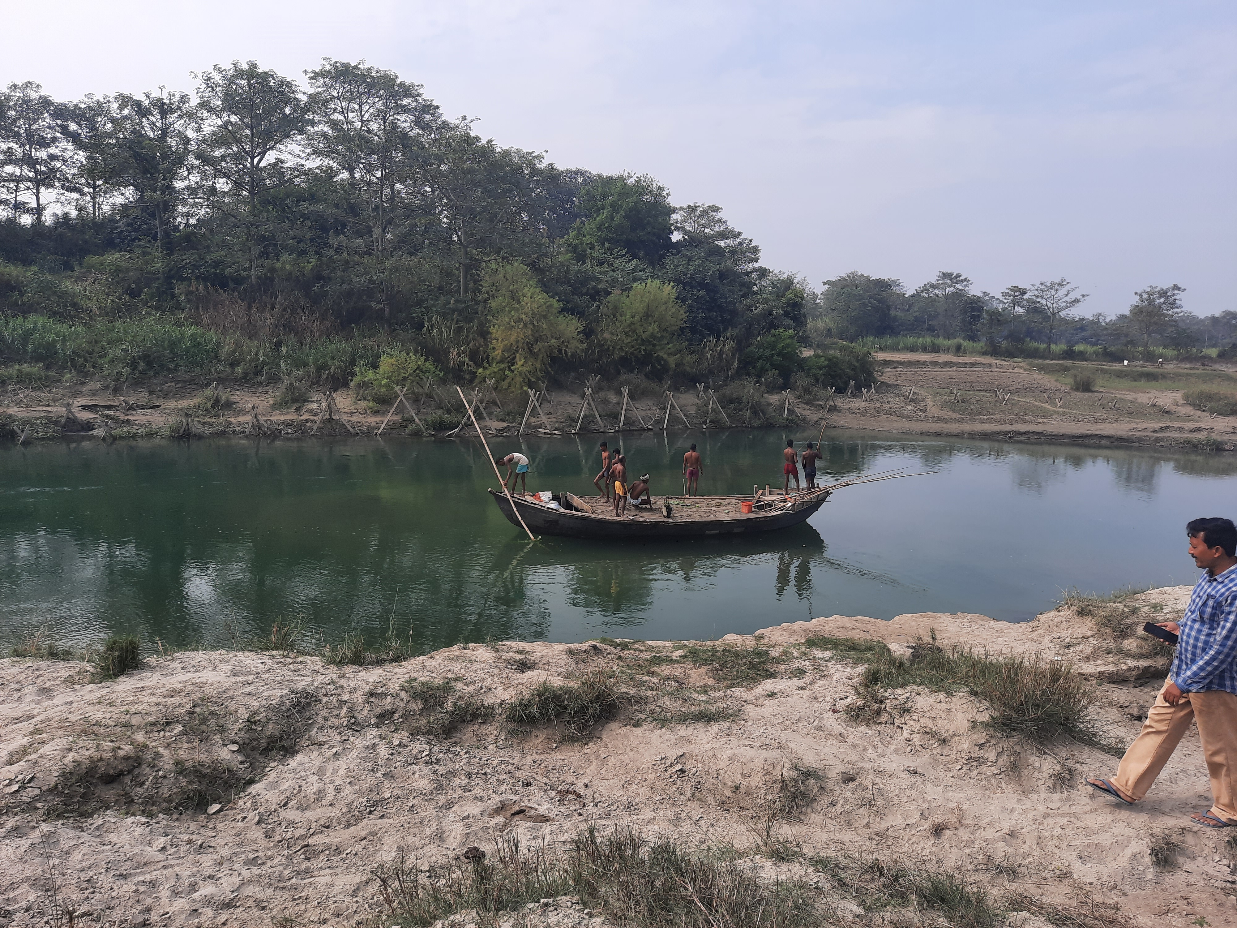 कुशीनगर में धड़ल्ले से जारी है अवैध खनन.