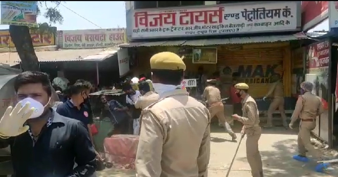 2000 nepali mjdoor reached at indo nepal border