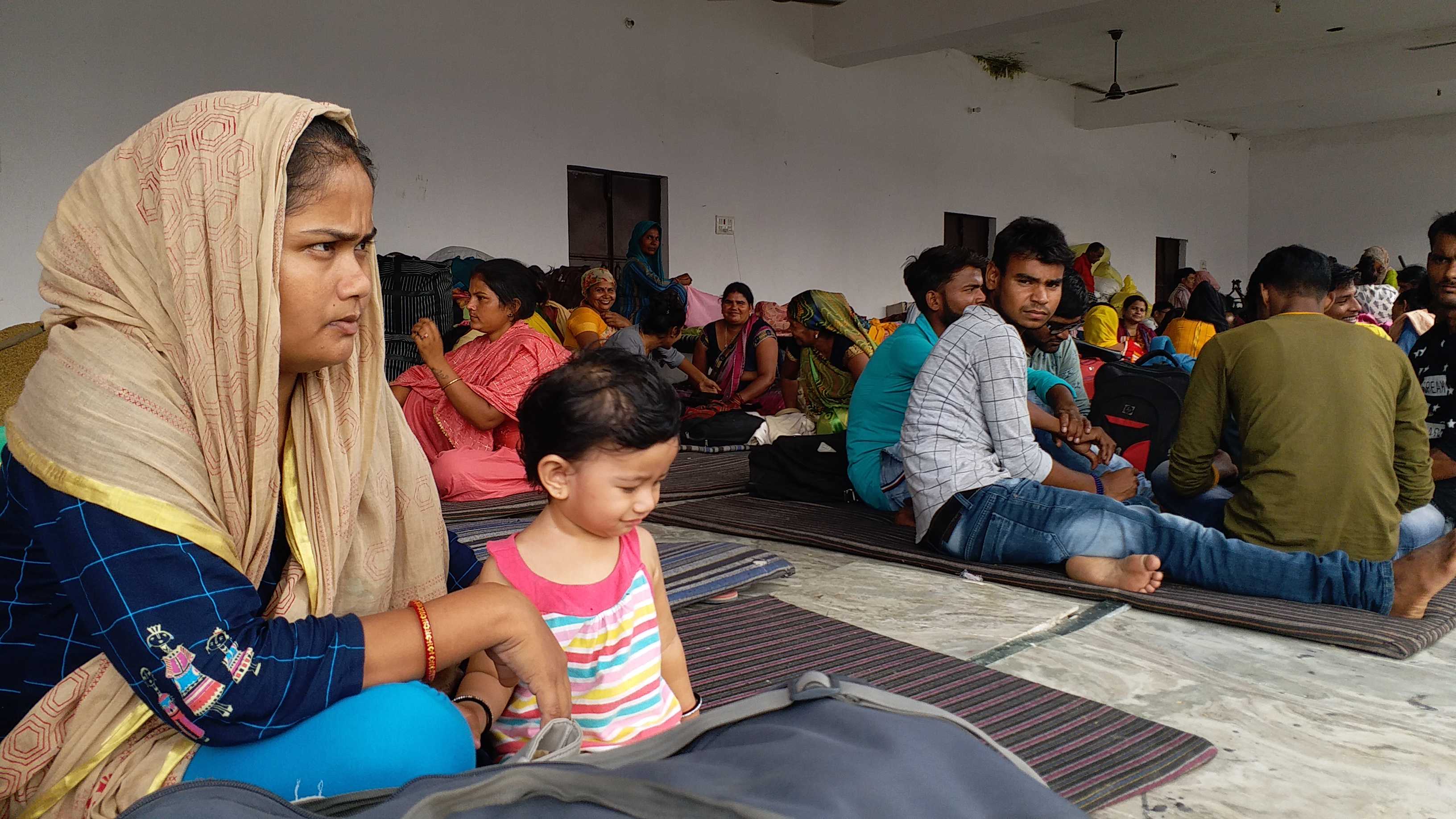 लखीमपुर खीरी में आई भीषण बाढ़ में फंसे हजारों नेपाली यात्री