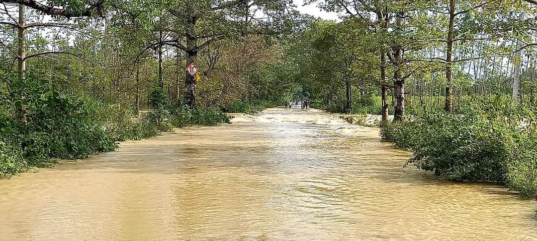 गावों में घुसा बाढ़ का पानी