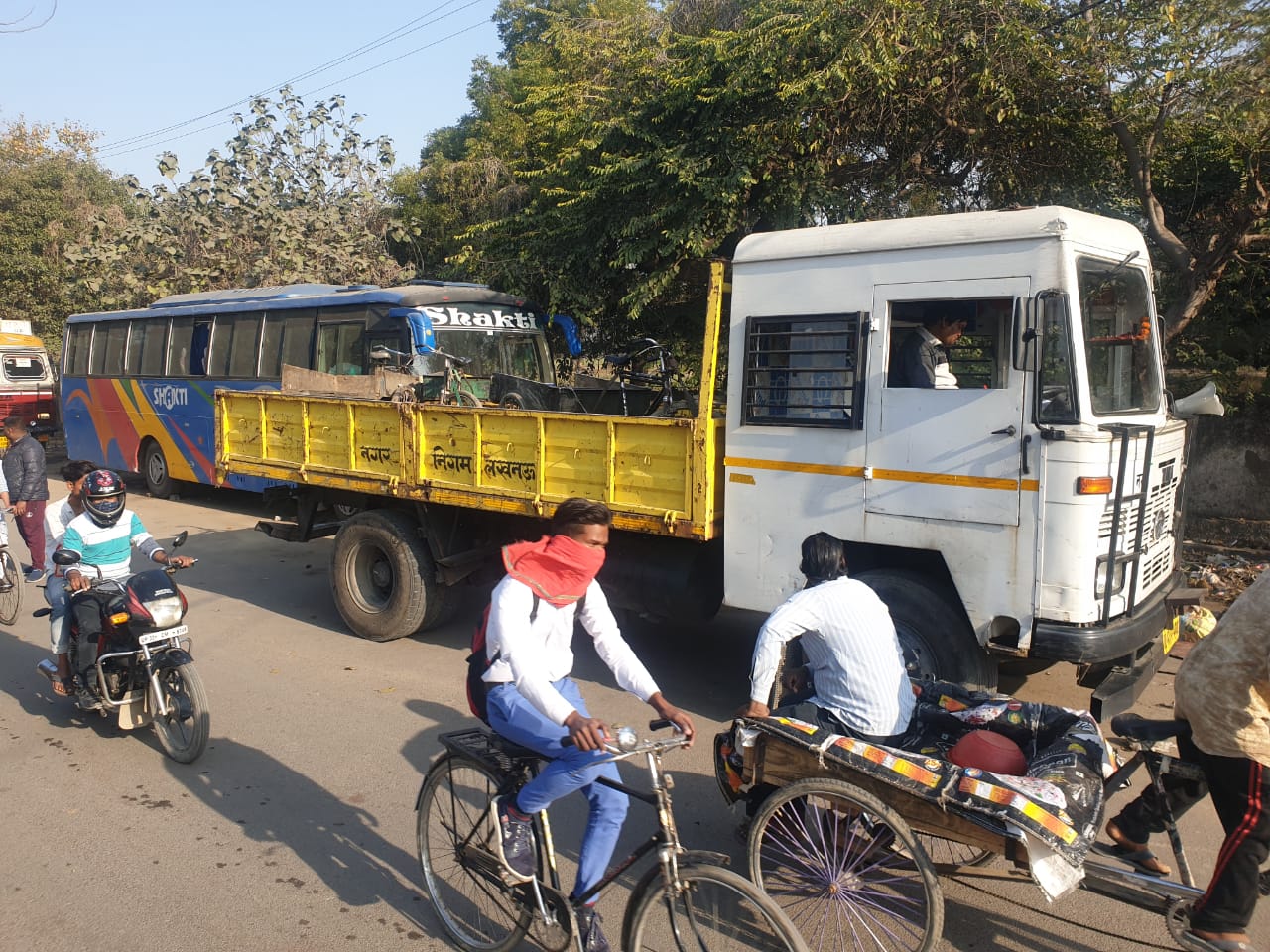 नगर निगम ने अवैध डंपिग जोन पर छापा