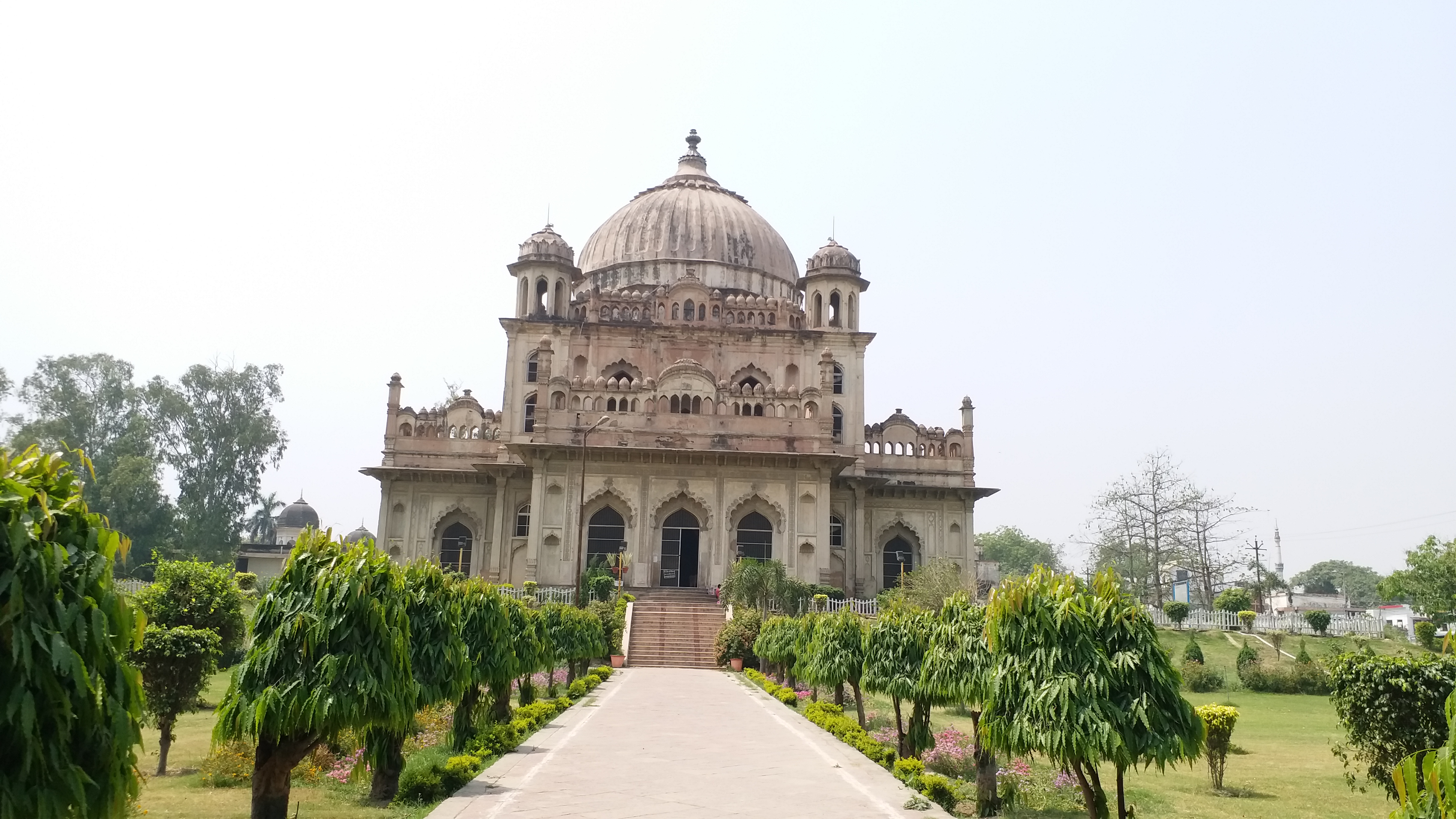 tourist places closed due to coronavirus in lucknow