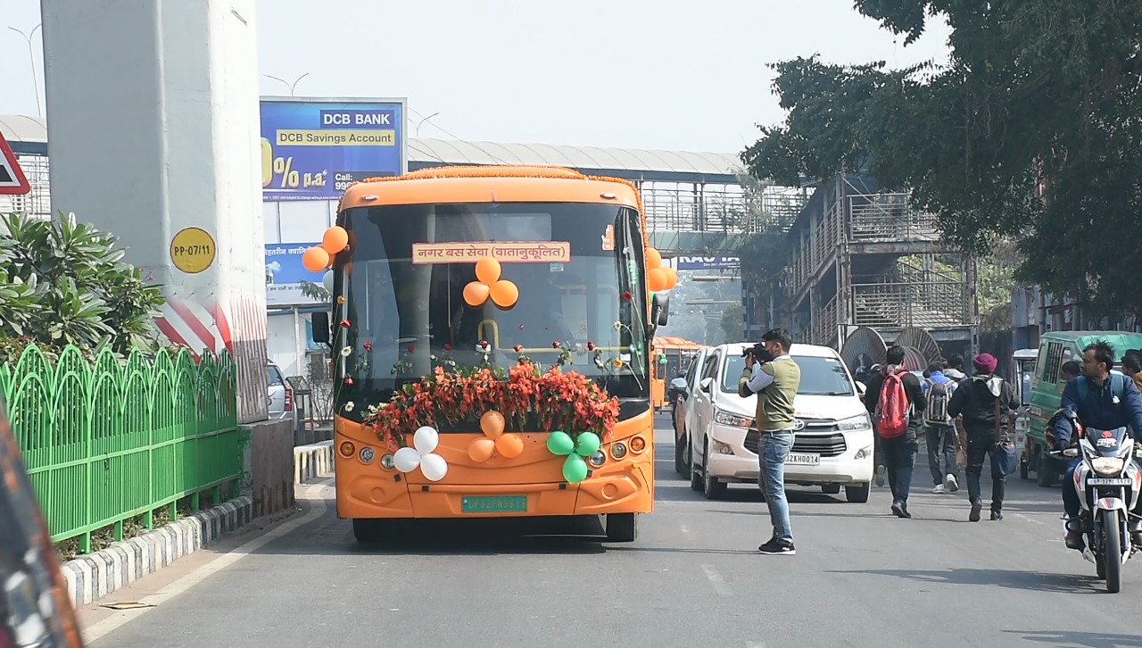 लखनऊ में 60 इलेक्ट्रिक बसों का संचालन शुरू