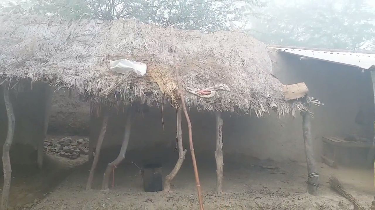 लखनऊ के मोहनलालगंज विकासखंड के लालता खेड़ा गांव में नहीं मिला आवास.