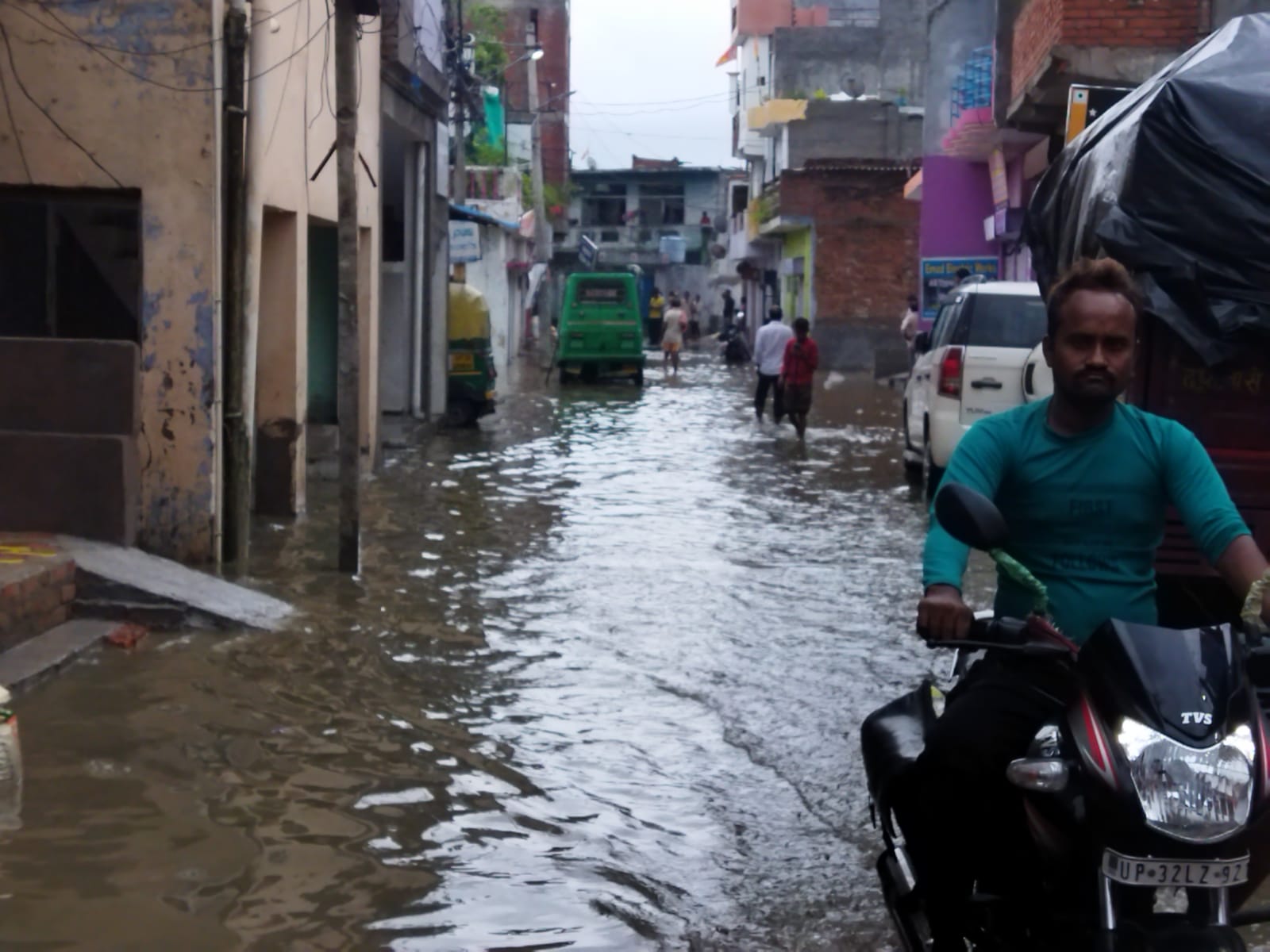 बारिश ने खोली नगर निगम की पोल