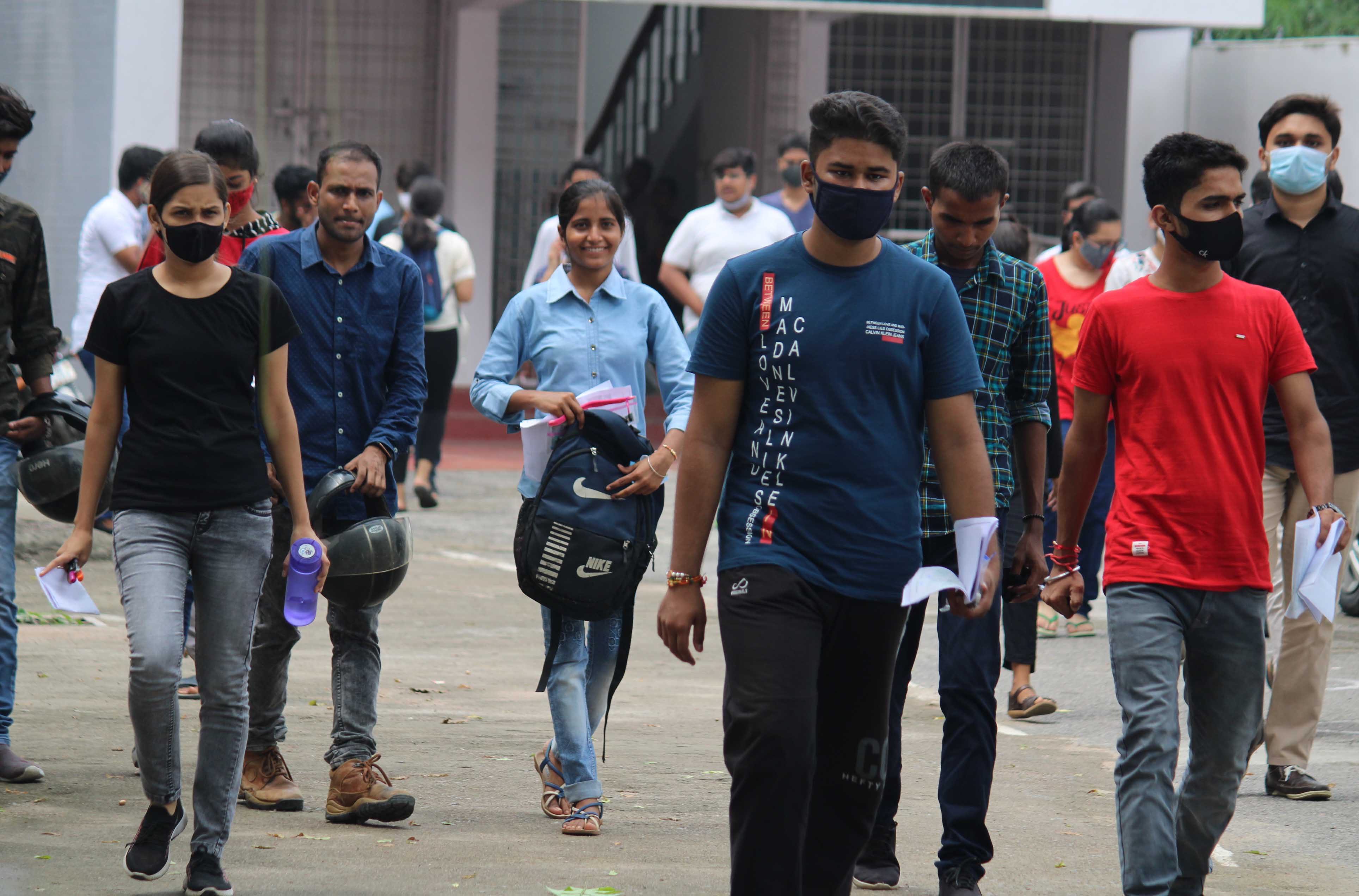 लखनऊ विश्वविद्यालय ने बीएड अभ्यर्थियों को राहत दी.