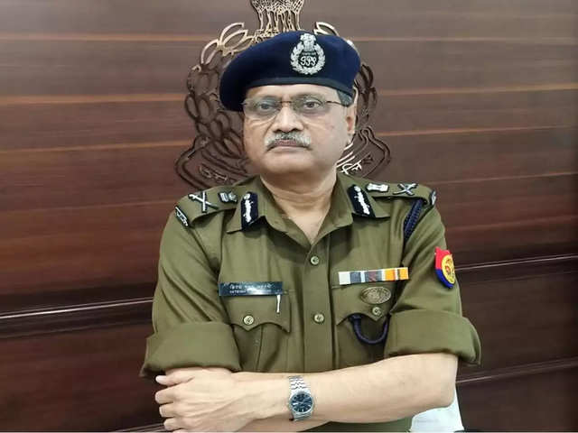 Director General of Police Hitesh Chandra Awasthi  Hitesh Chandra Awasthi  up new dgp  new dgp of uttar pradesh  meeting delhi june 29  उत्तर प्रदेश के नए डीजीपी  lucknow latest news in hindi  uttar pradesh latest news in hindi  UP के नए डीजीपी की तलाश  UP के नए डीजीपी  डायरेक्टर जनरल ऑफ पुलिस  Director General Of Police  पुलिस महानिदेशक  29 जून  बैठक  मुकुल गोयल  योगी सरकार में चौथे DGP  योगी सरकार में डीजीपी