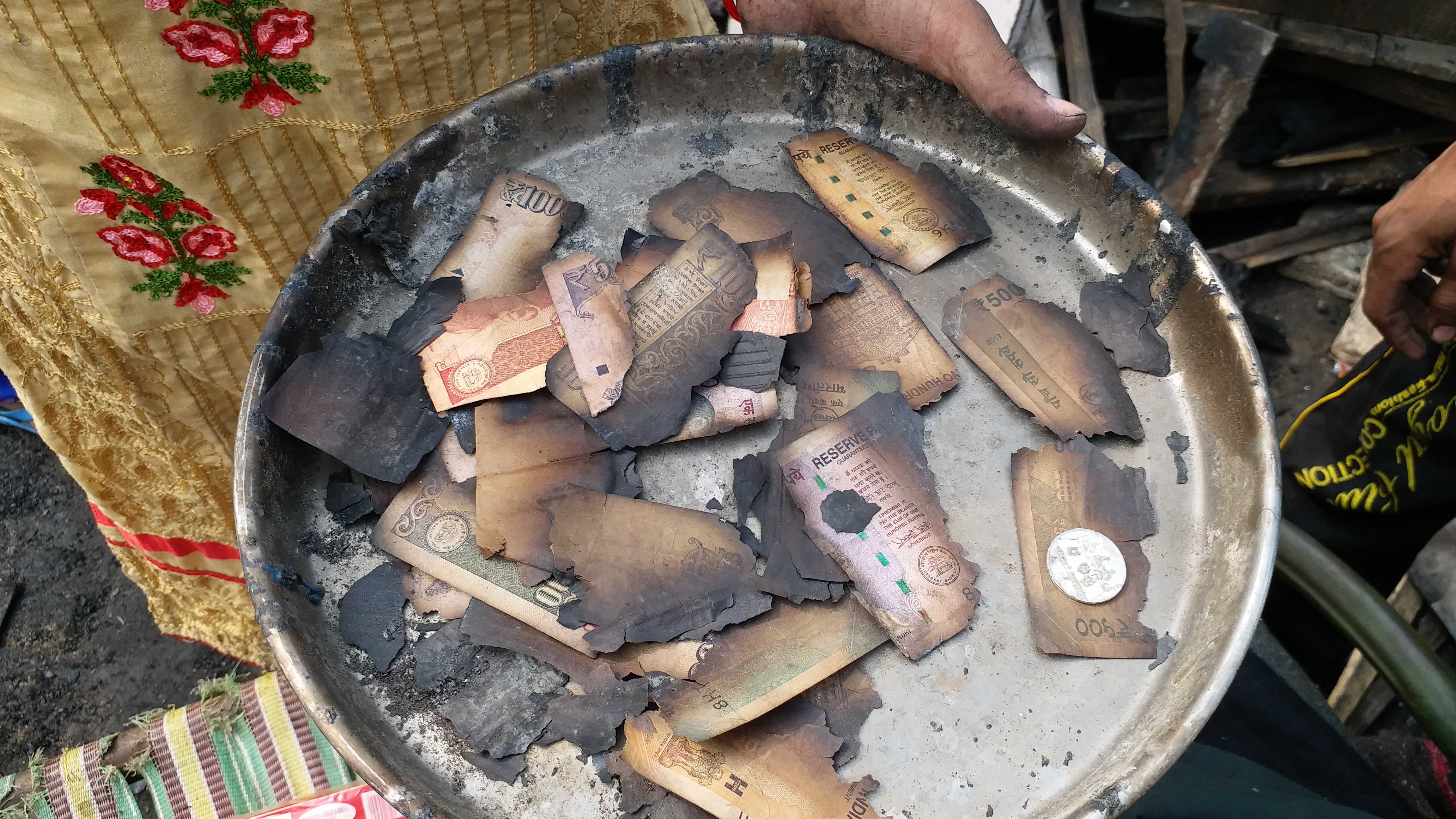 A massive fire broke out at Dhobi Ghat in Lucknow's Aishbagh