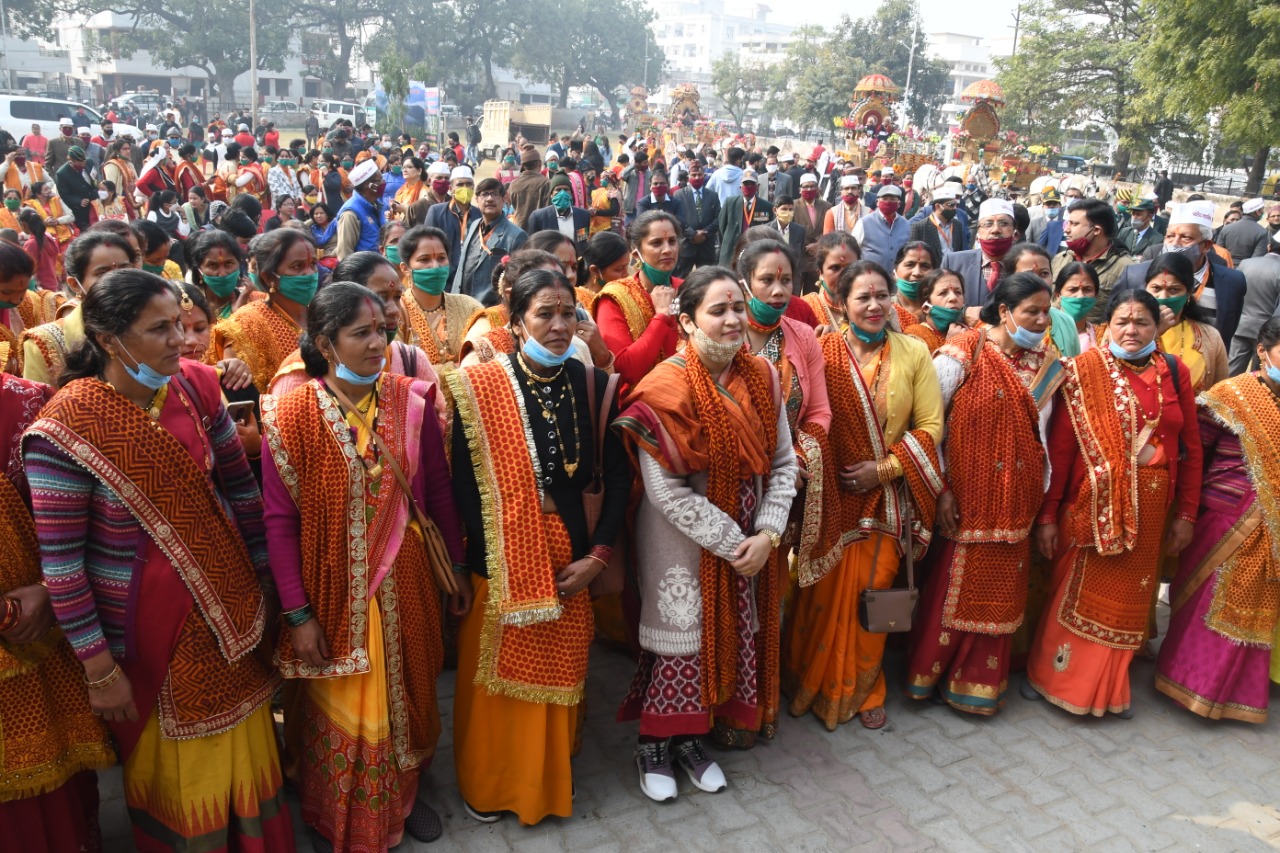 'कौथिग' शोभा यात्रा.