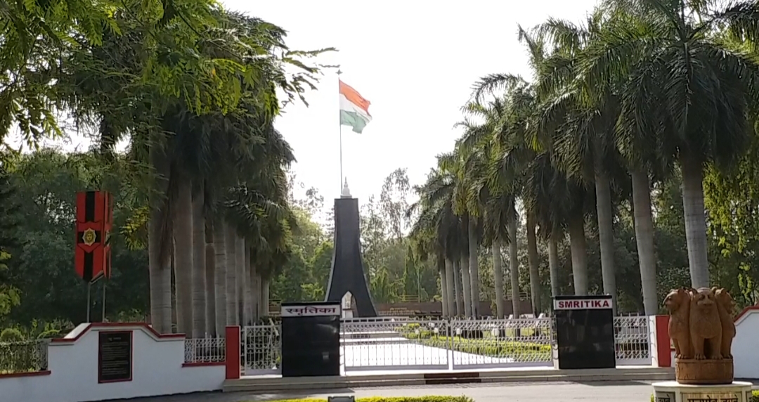 मध्य कमान युद्ध स्मारक स्मृतिका लखनऊ.