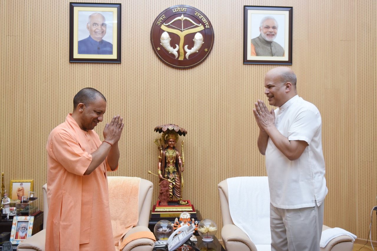 shri-lankan-high-commissioner-milinda-moragoda-meets-cm-yogi-adityanath-in-lucknow