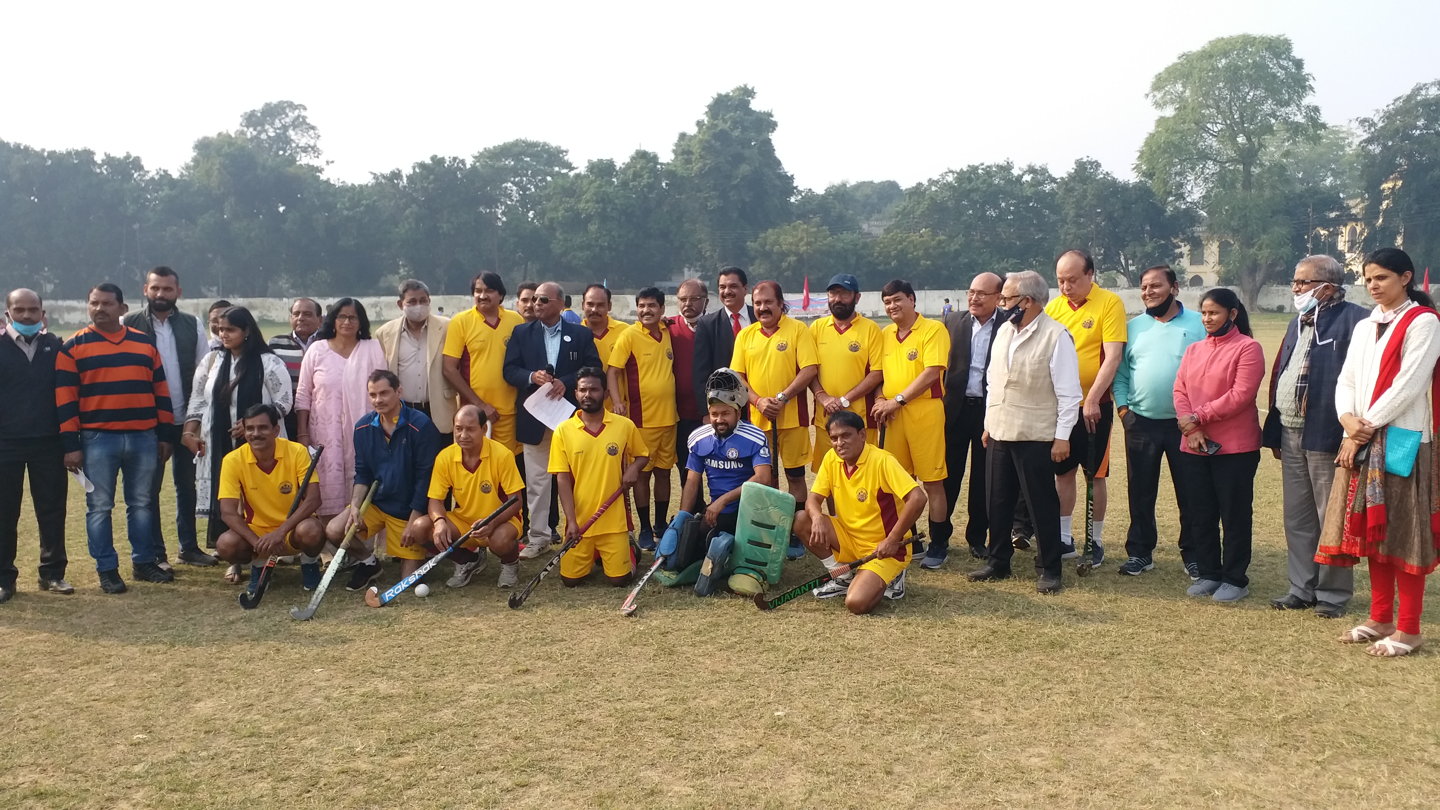 hockey match between students and former players at lucknow university