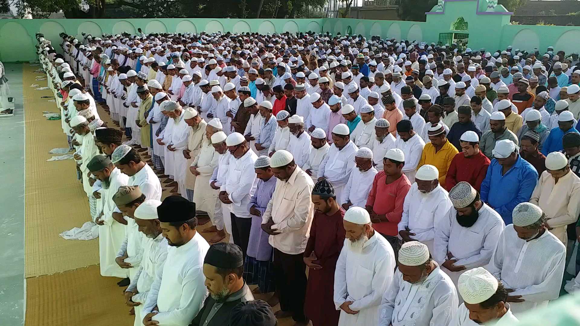 namaz in mau uttar pradesh