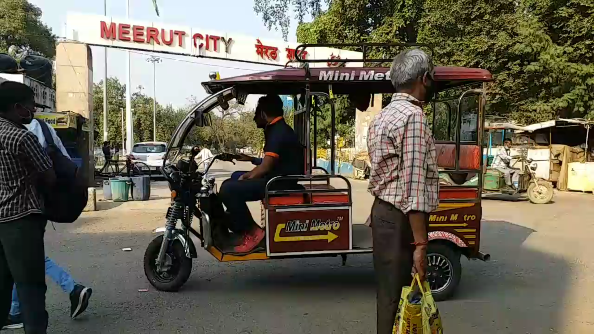 میرٹھ: ریلوے اسٹیشن کے دوکانداروں کا کاربار بُری طرح متاثر