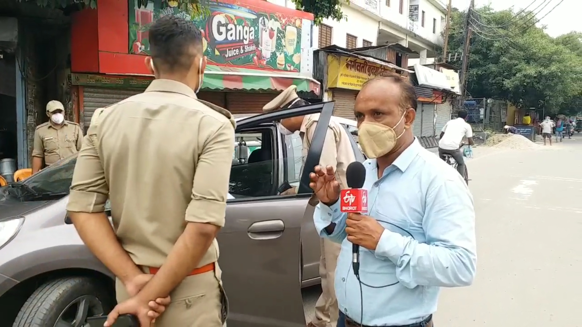 strict police checking regarding weekly lockdown in moradabad uttar pradesh