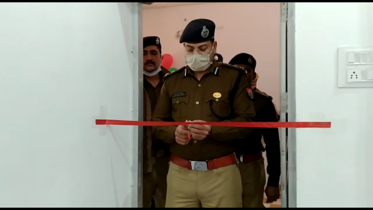 https://etvbharatimages.akamaized.net/etvbharat/prod-images/up-mzn-01-sikheda-police-station-became-the-first-model-police-station-in-muzaffarnagar-vij-byte-up10083_02022021095134_0202f_1612239694_264.jpeg