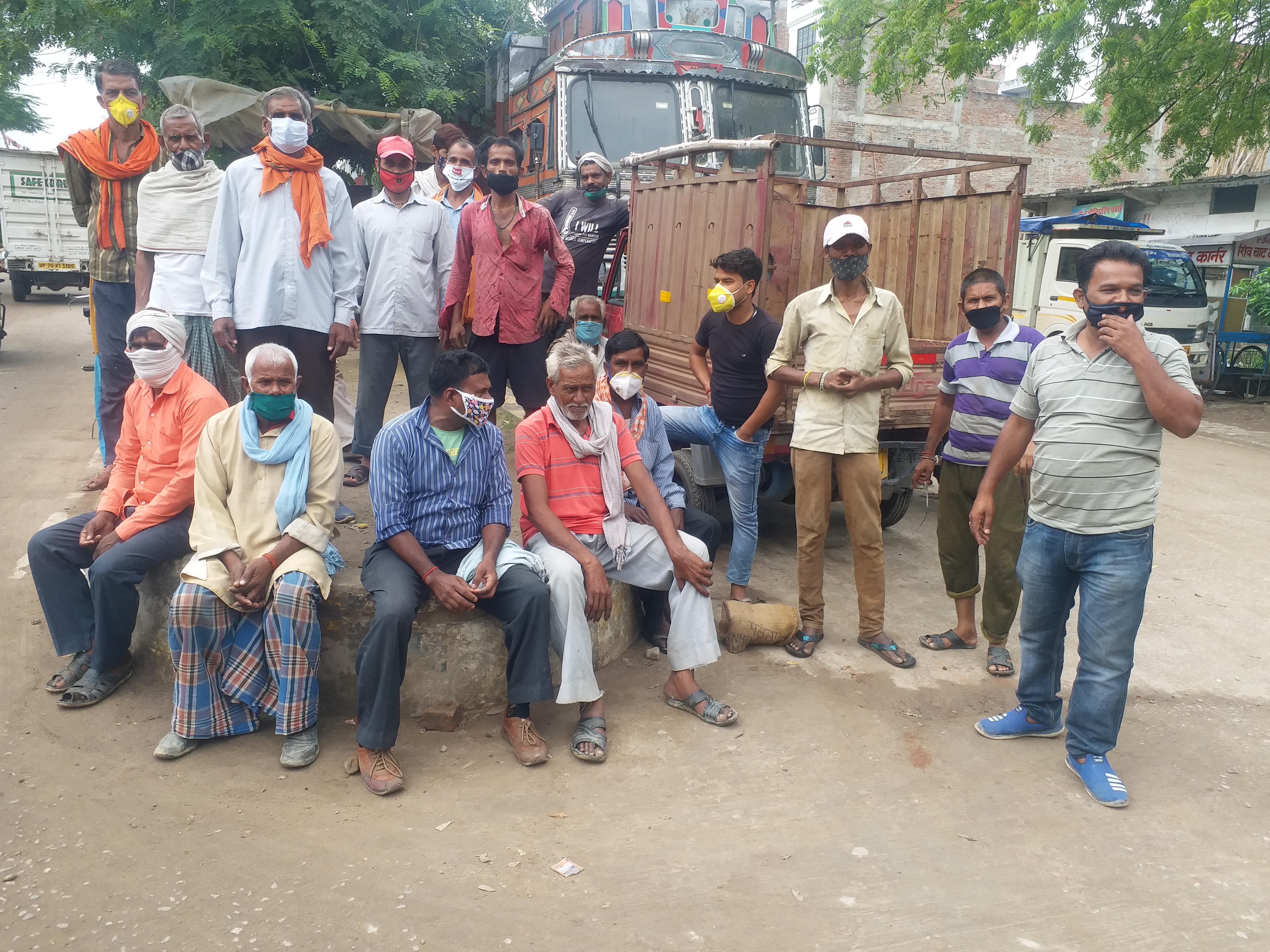 laborers are facing financial problems in prayagraj