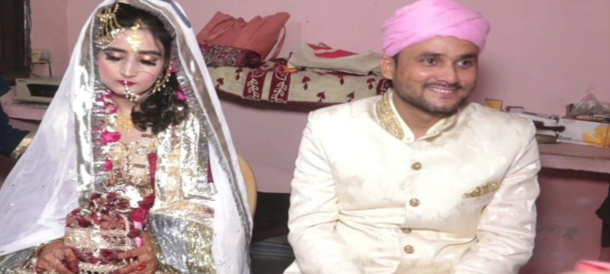 पत्नी राबिया शम्सी के साथ पति ईशान मियां (फाइल फोटो)