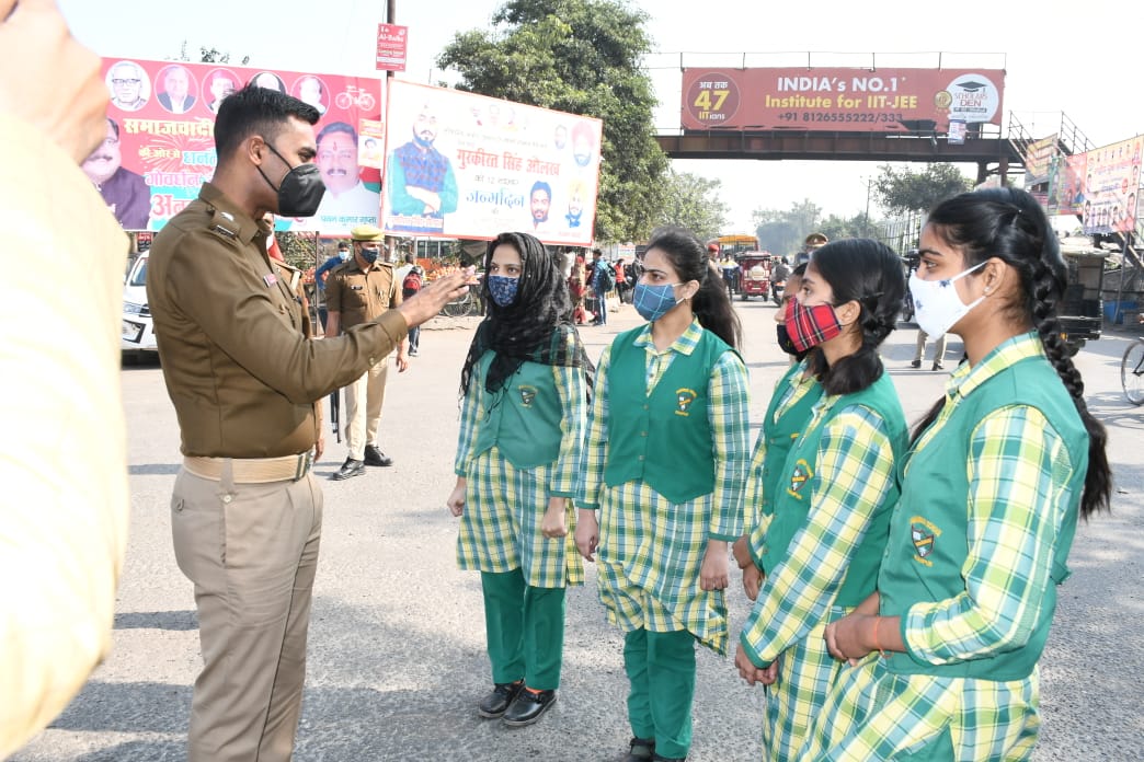 iqra bi become in charge of police station for four hours on world children's day in rampur