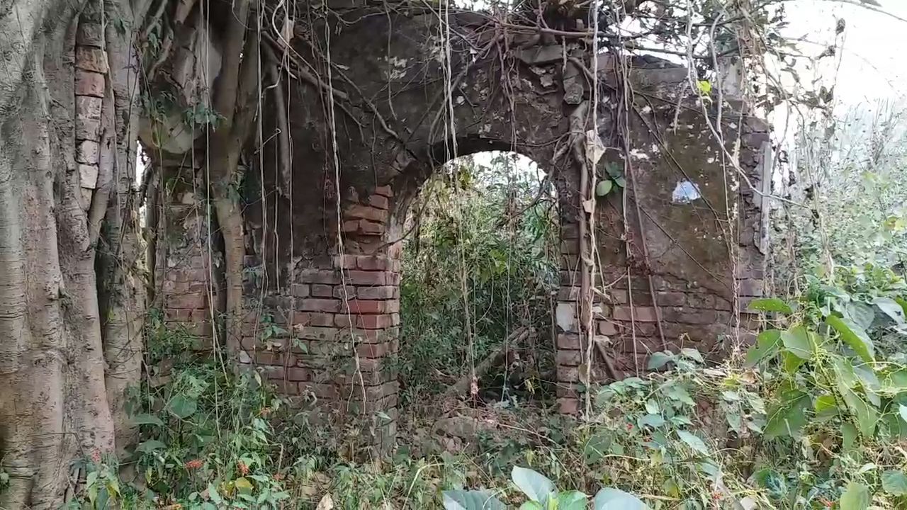 rampuri historical mosque of piyado which was demolished by land mafia