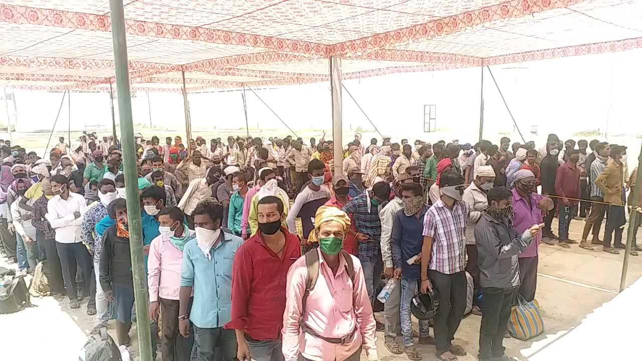 migrant laborers reached sant kabir nagar