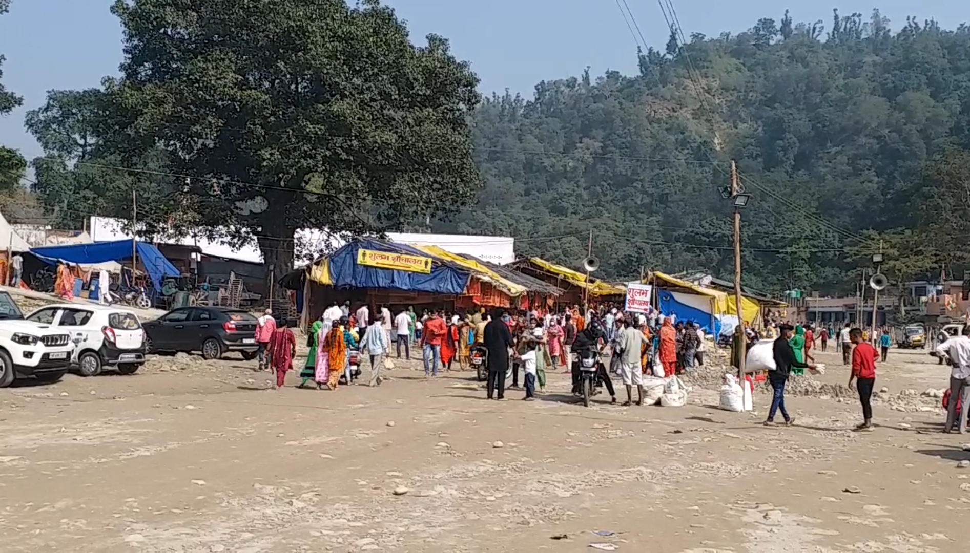 शाकंभरी देवी सिद्धपीठ मंदिर पर नवरात्रि के पहले दिन श्रद्धालुओं का सैलाब.