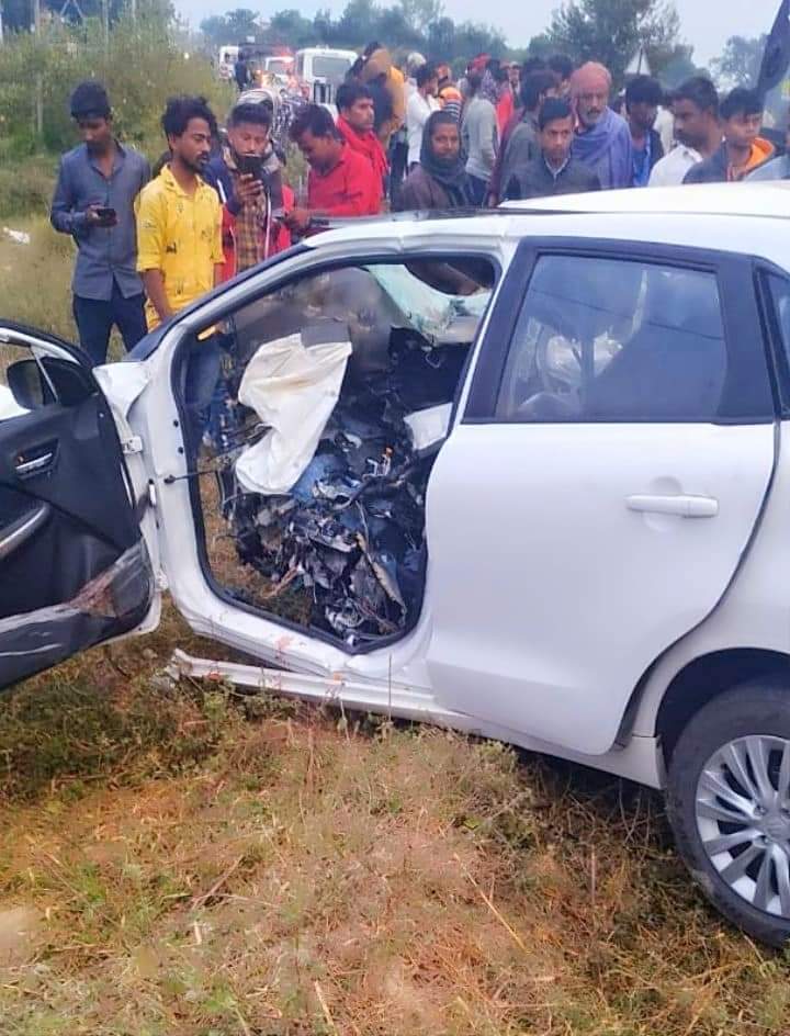 6 people died on the spot in a road accident in Siddharthanagar