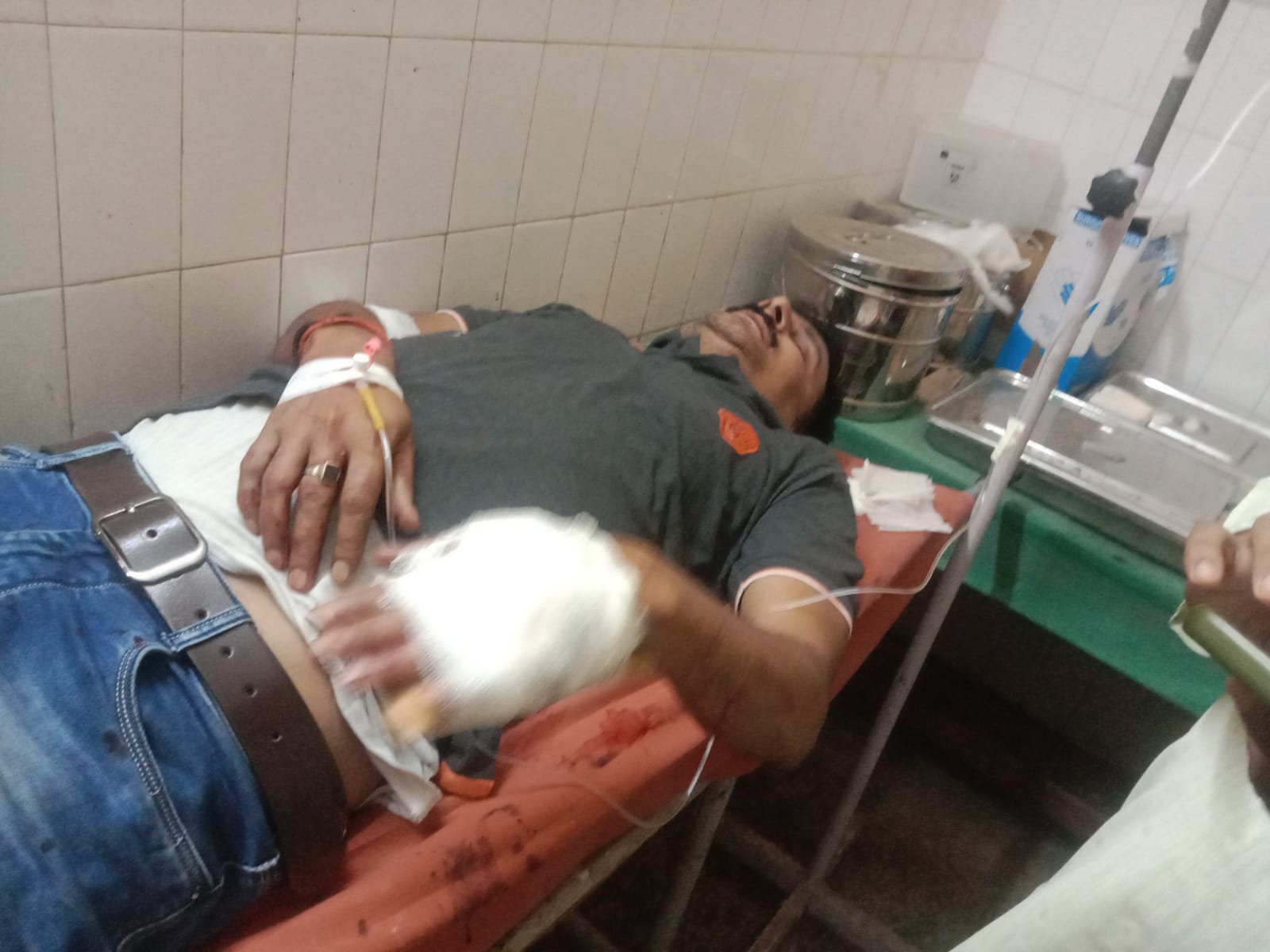 two-journalists-shot-injured-in-sonbhadra