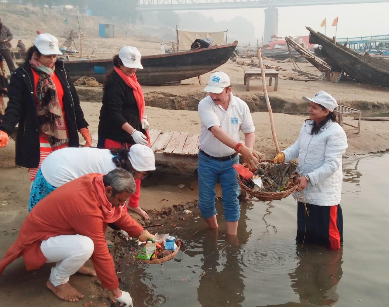 namami gange carried out a cleanliness drive