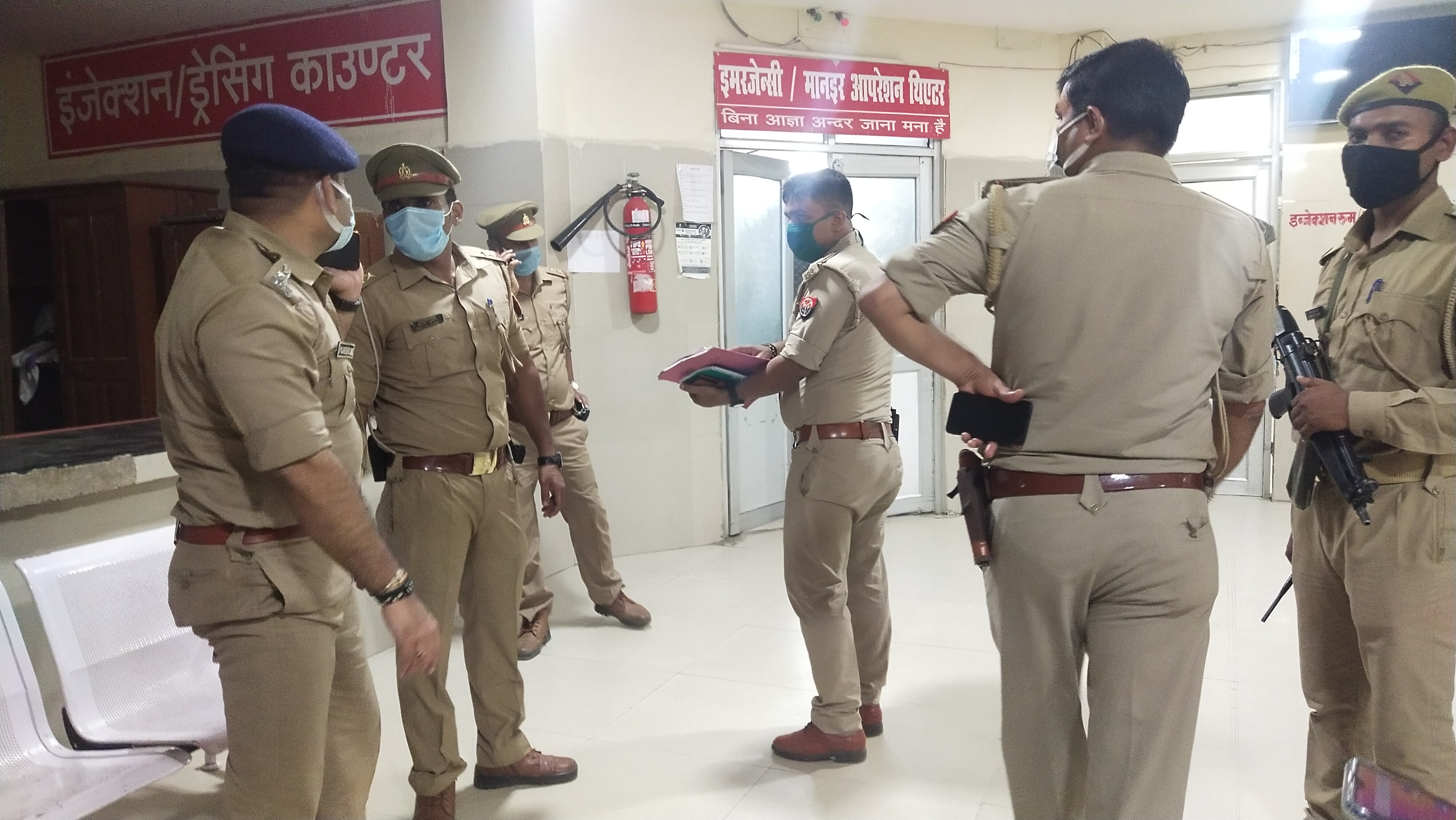 पुलिस और बदमाशों में हुई मुठभेड़