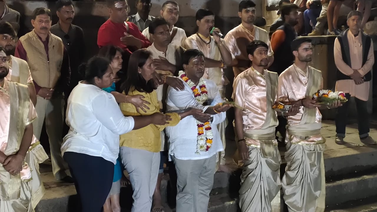 Mauritius President at Ganga Aarti