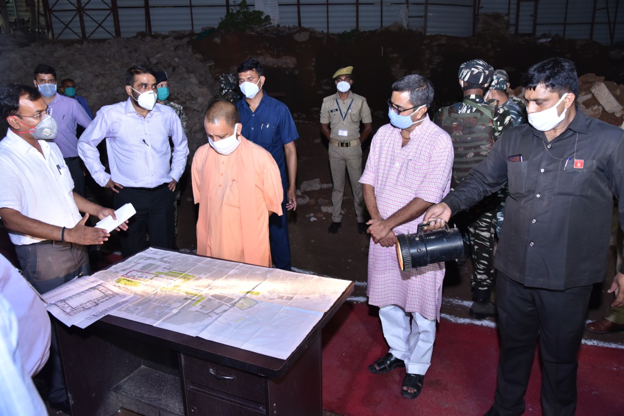 cm yogi reached kashi vishwanath temple