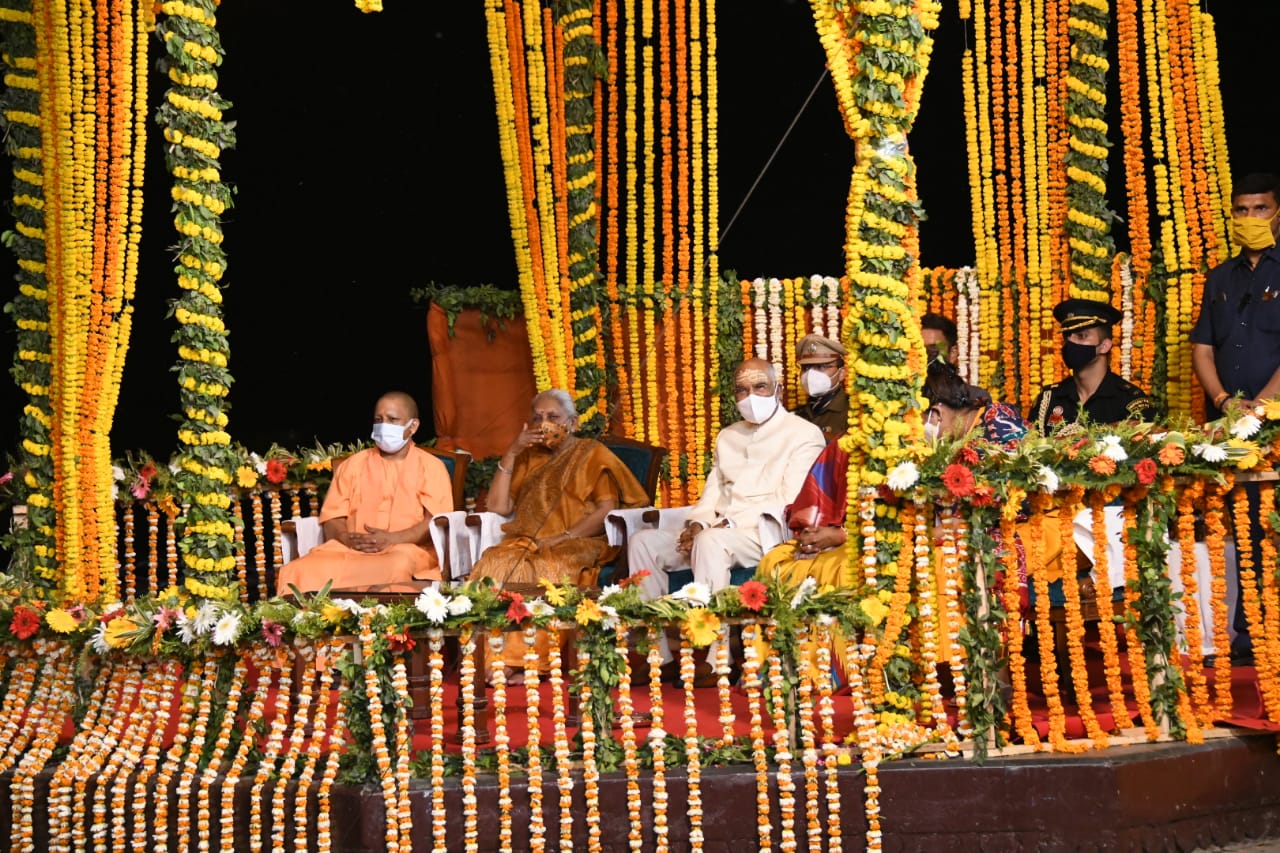 President Ram Nath Kovind and Chief Minister Yogi Adityanath participate in 'Ganga Aarti' at Dashashwamedh Ghat in Varanasi