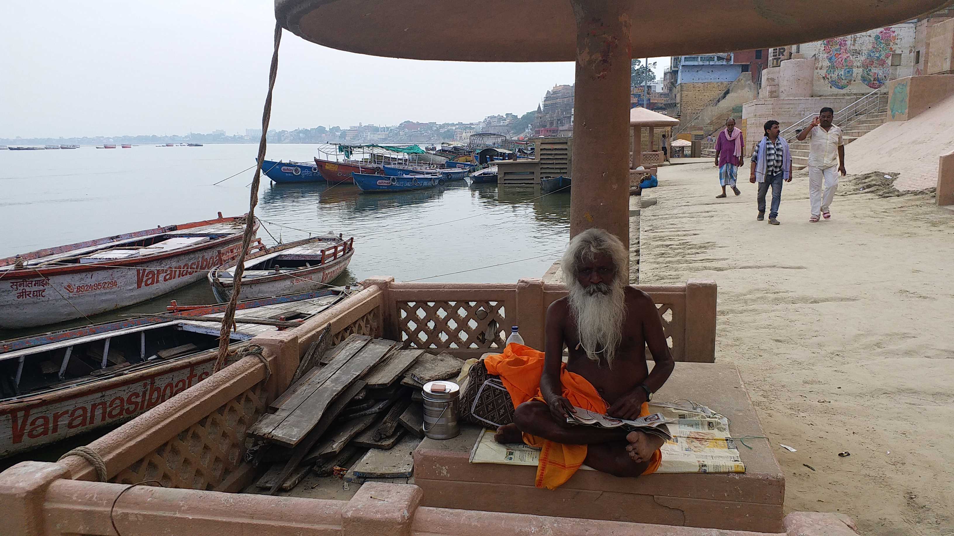 World Elderly Day: Hundreds of elderly people in distress on the Vns Ghat