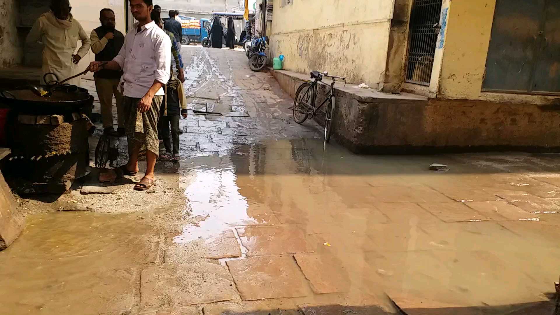 Banaras: Why is sewage water collected here every year?