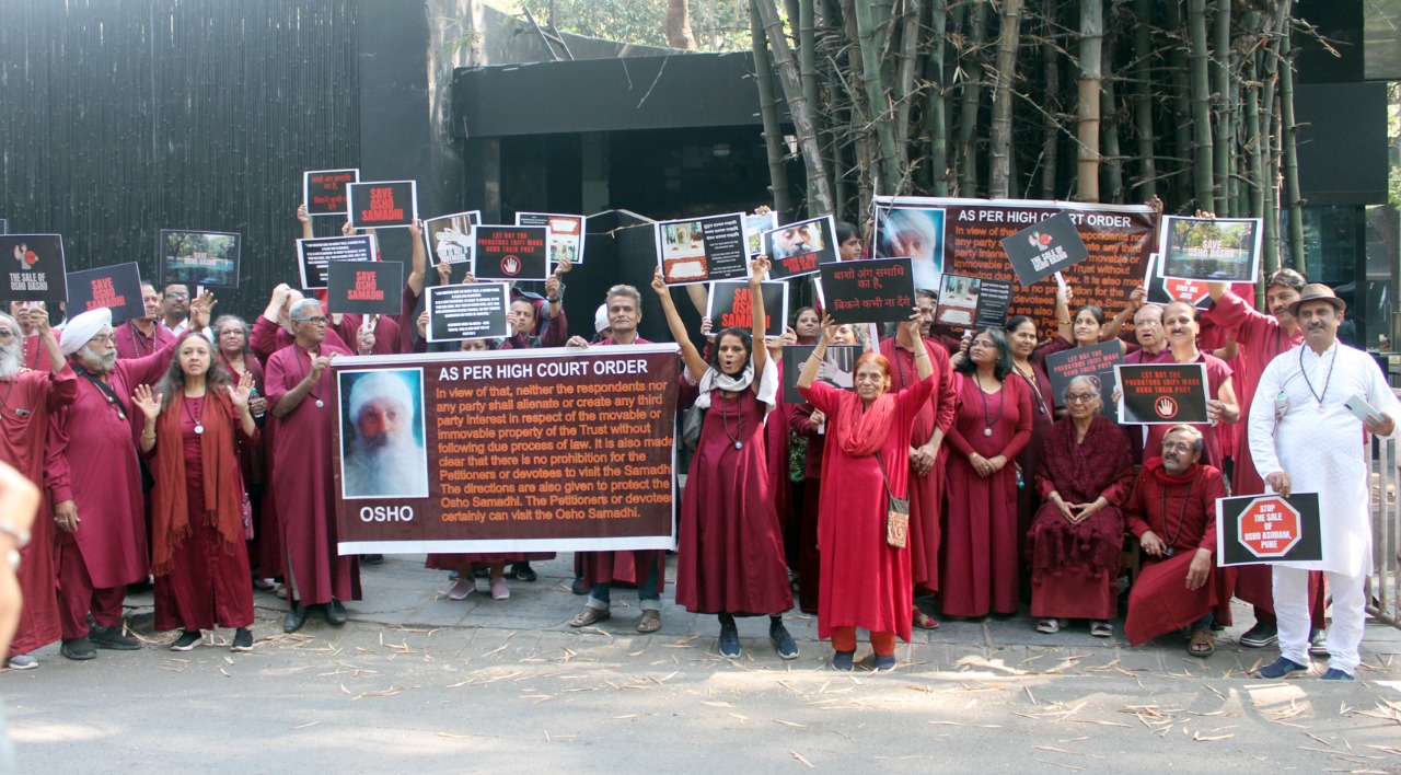 Osho Devotees Protest In Pune