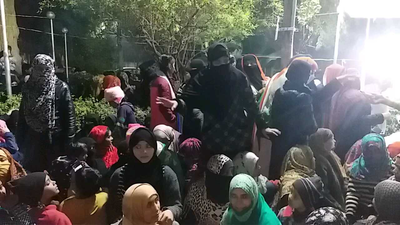 Women lead protest in Kanpur