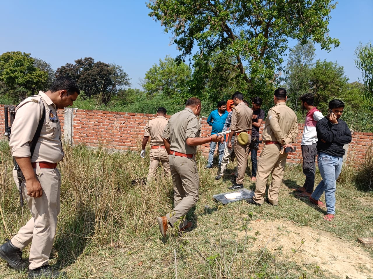 Lucknow Crime News : दो दिन पहले घर से निकले किसान का शव झाड़ियों में खून से लथपथ मिला.