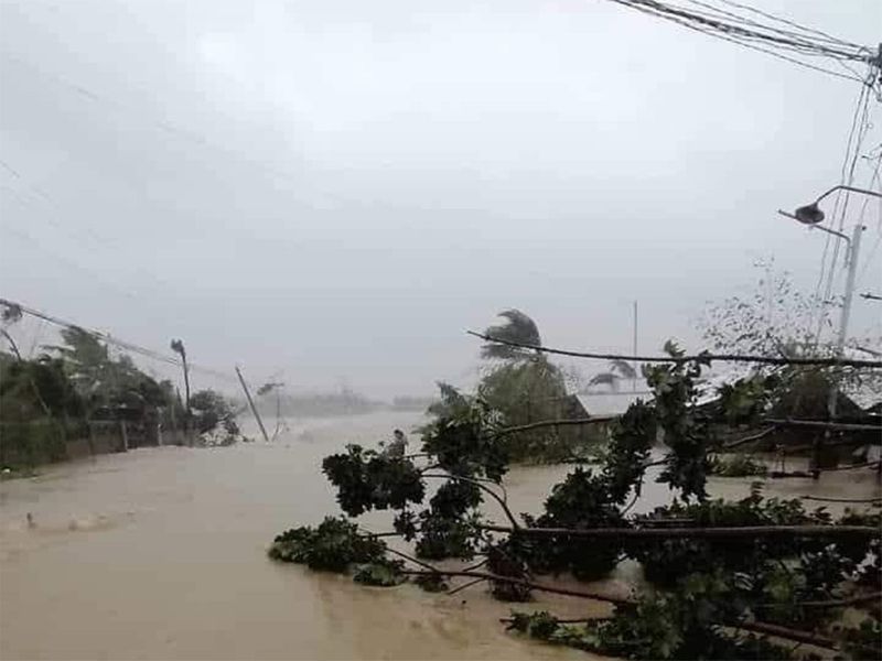 41 dead after Christmas typhoon strikes central Philippines  பிலிப்பின்ஸில் வீசிய ஃபான்ஃபோன் புயல்