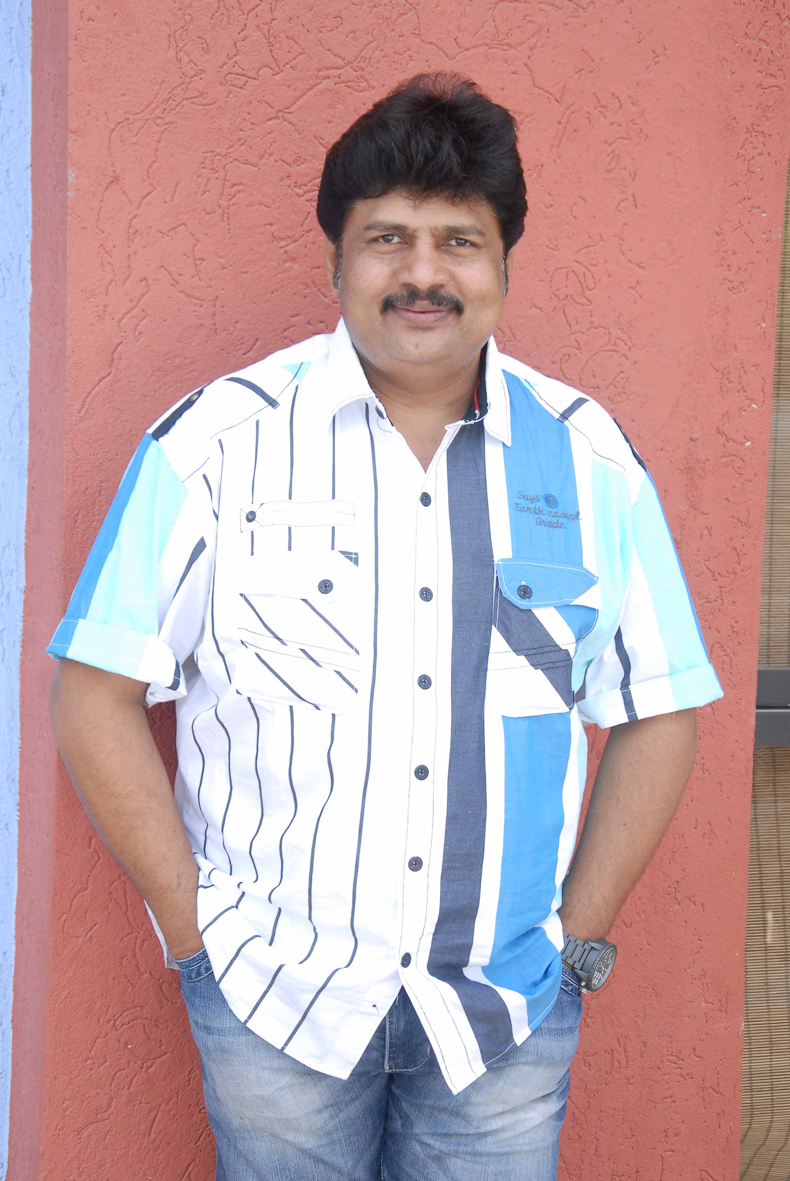ಕೋಟಿ ನಿರ್ಮಾಪಕ ಅಂತಾ ಕರೆಸಿಕೊಂಡಿದ್ದ ರಾಮು ಅವರ ನಿಧನ ಕನ್ನಡ ಚಿತ್ರರಂಗಕ್ಕೆ ದೊಡ್ಡ ಪೆಟ್ಟು. ಸಿಂಹದ ಮರಿ, ಲಾಕಪ್ ಡೆತ್, ಸರ್ಕಲ್ ಇನ್ಸ್‌ಪೆಕ್ಟರ್, ಚಾಮುಂಡಿ, ಬಾವ ಬಾಮೈದ ಹೀಗೆ 35ಕ್ಕೂ ಹೆಚ್ಚು ಸಿನಿಮಾಗಳನ್ನ ನಿರ್ಮಾಣ ಮಾಡಿ ಹಾಗೂ ವಿತರಣೆಯನ್ನ ಮಾಡಿದ್ದ ಕೋಟಿ ರಾಮು ಏ. 26ರಂದು ಕೊರೊನಾಗೆ ಬಲಿಯಾದರು.