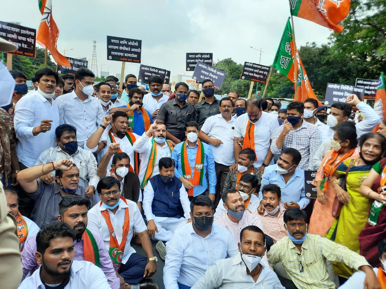 Police arrested Pravin Darekar during Chakkajam agitation in thane