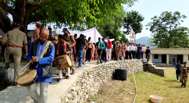 nsa ajit dobhal  offer prayer in pauri