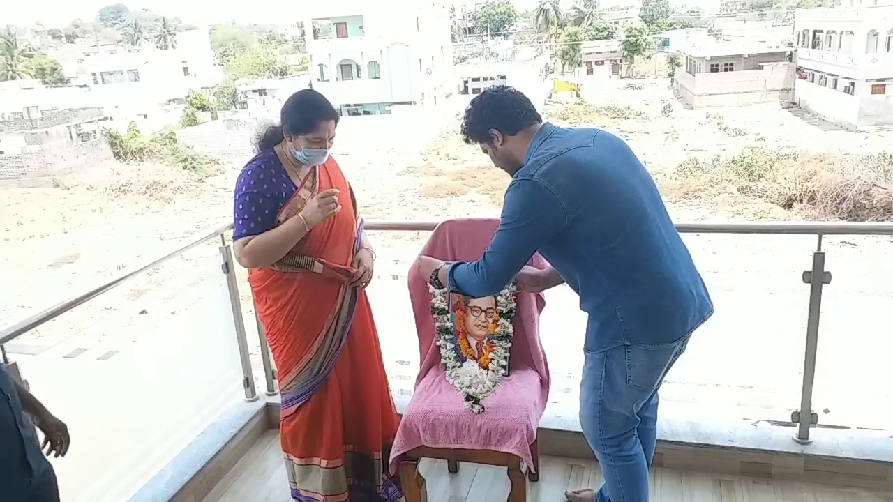 MINISER SATYAVATHI RATOD PAID TRIBUTE TO AMBEDKER