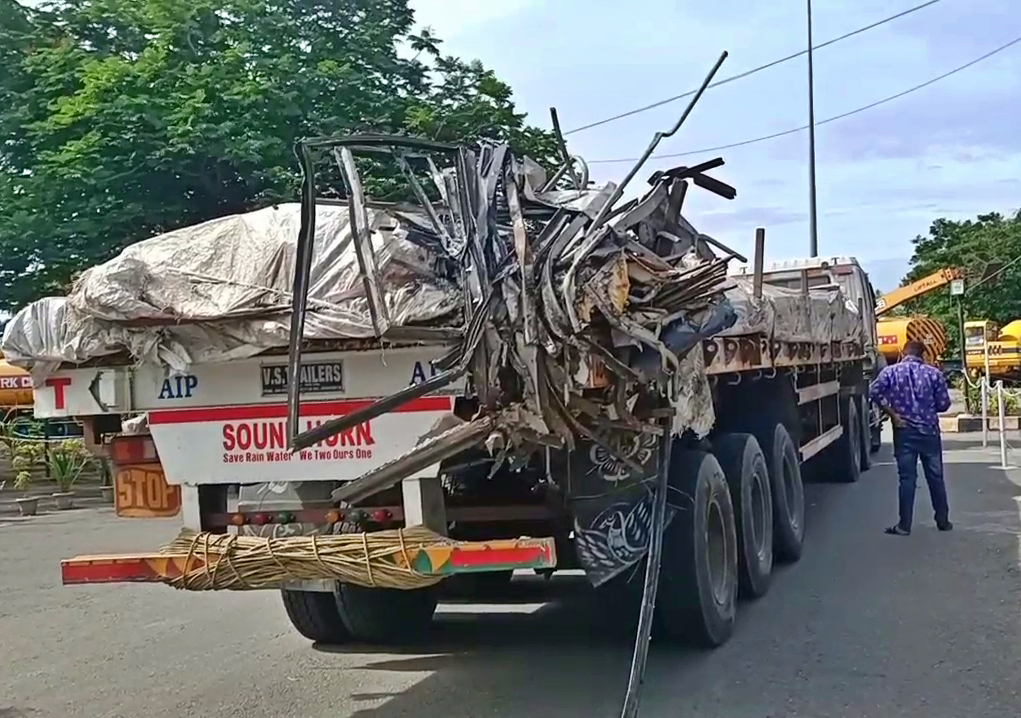 people died in TamilNadu accident, chengalpattu accident news, Travelers died in chengalpattu road accident, Government bus and lorry collide in chengalpattu, TamilNadu road accident news, ತಮಿಳುನಾಡು ಅಪಘಾತದಲ್ಲಿ ಜನರು ಸಾವು, ಚೆಂಗಲ್ಪಟ್ಟು ಅಪಘಾತ ಸುದ್ದಿ, ಚೆಂಗಲ್ಪಟ್ಟು ರಸ್ತೆ ಅಪಘಾತದಲ್ಲಿ ಪ್ರಯಾಣಿಕರು ಸಾವು, ಚೆಂಗಲ್ಪಟ್ಟುದಲ್ಲಿ ಸರ್ಕಾರಿ ಬಸ್ ಮತ್ತು ಲಾರಿ ಡಿಕ್ಕಿ, ತಮಿಳುನಾಡು ರಸ್ತೆ ಅಪಘಾತ ಸುದ್ದಿ,