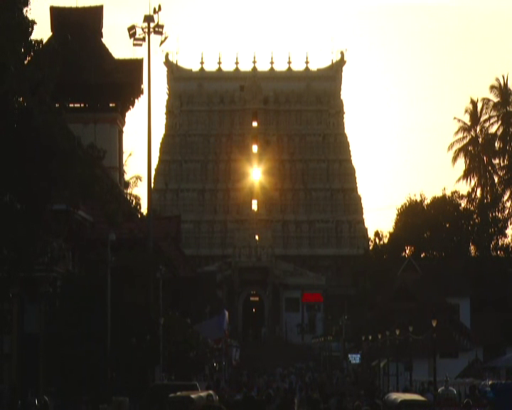 श्री पद्मनाभ स्वामी मंदिर का दुर्लभ नजारा