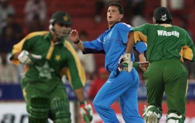 Darren Gough and Wasim Akram during their playing days.