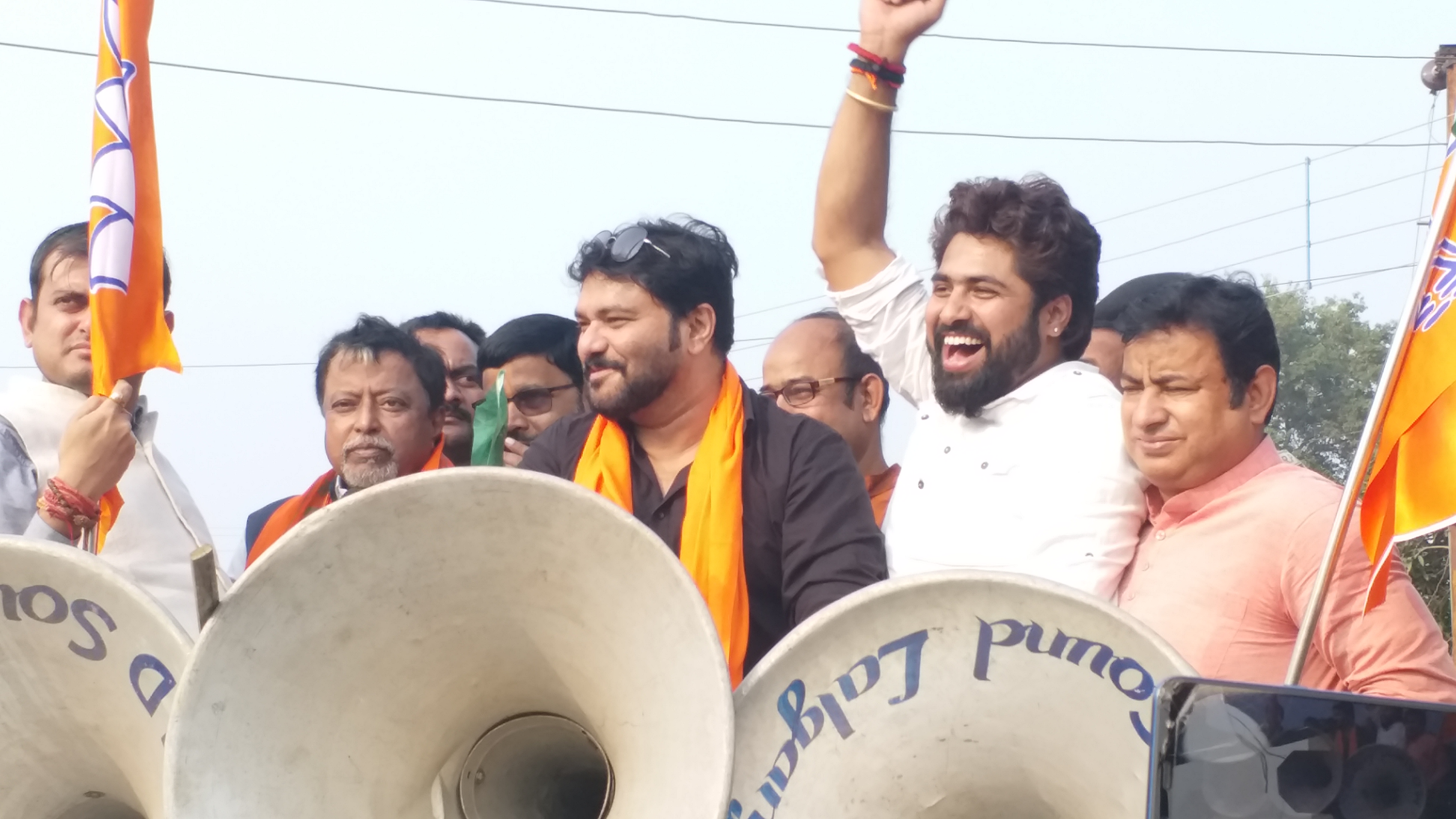 BJP party office recaptured in Baraboni by Babul Supriyo and Mukul Roy