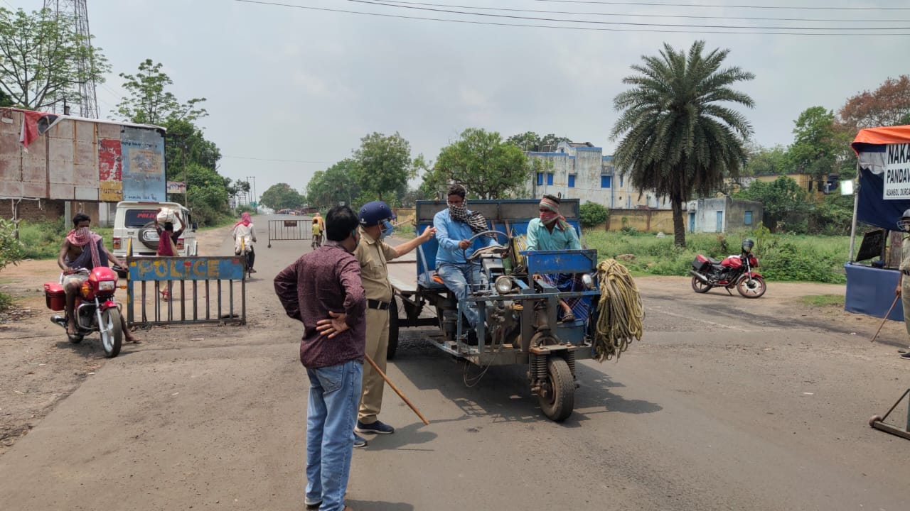 চলছে পুলিশি নজরদারি